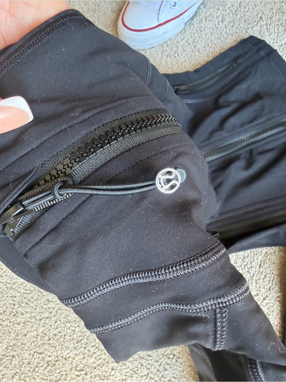 Lululemon cropped define jacket size 2 - Picture 6 of 6